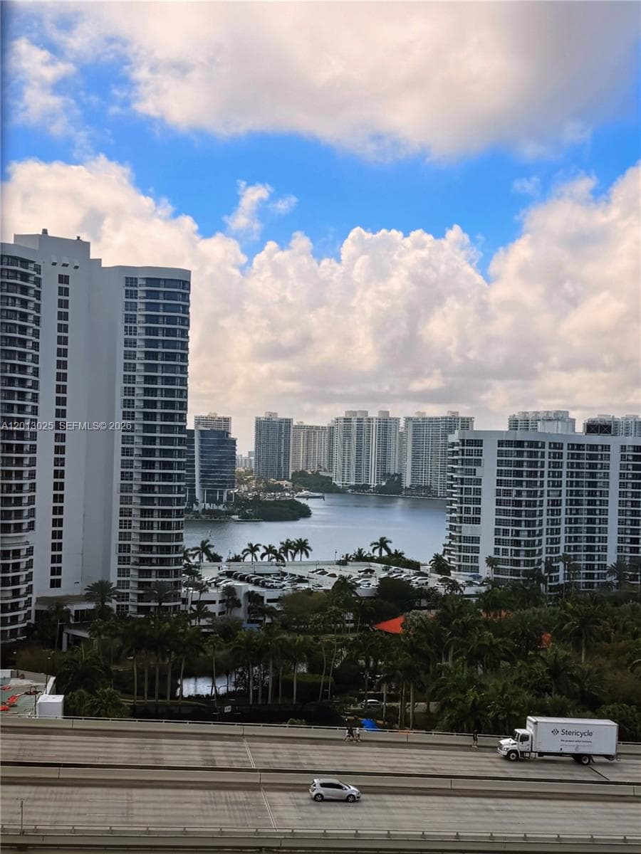 19355 Turnberry Way # 14F, Aventura FL 33180 — 1
