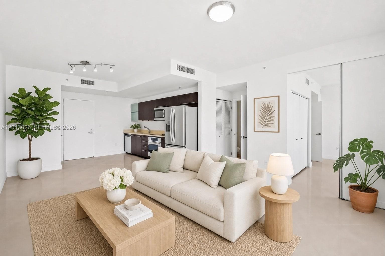 90 SW 3rd St # 1608, Miami FL 33130 — 2