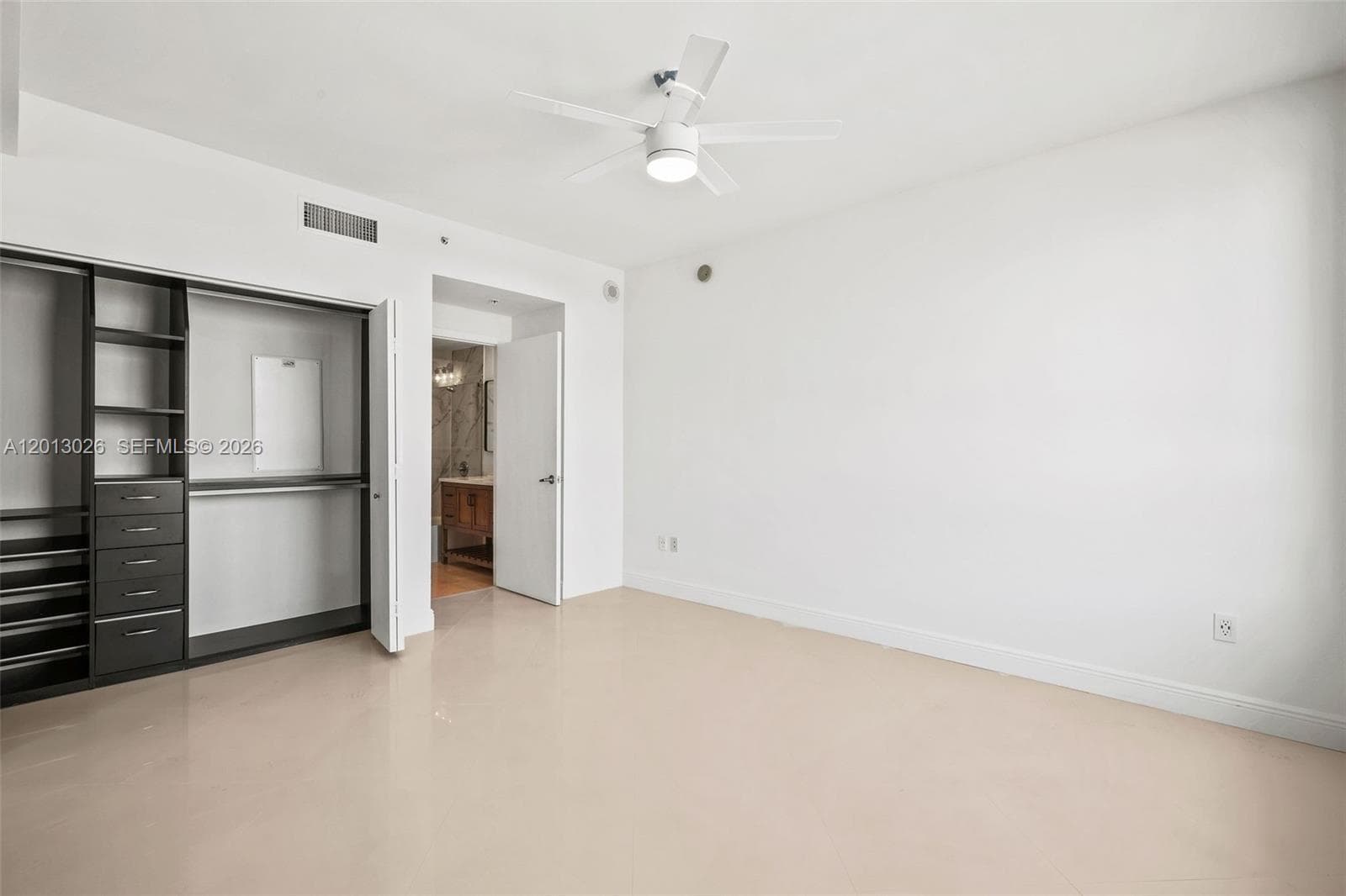 90 SW 3rd St # 1608, Miami FL 33130 — 17