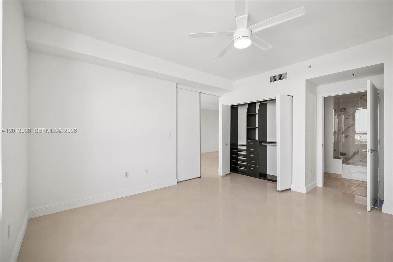 90 SW 3rd St # 1608, Miami FL 33130 — 16