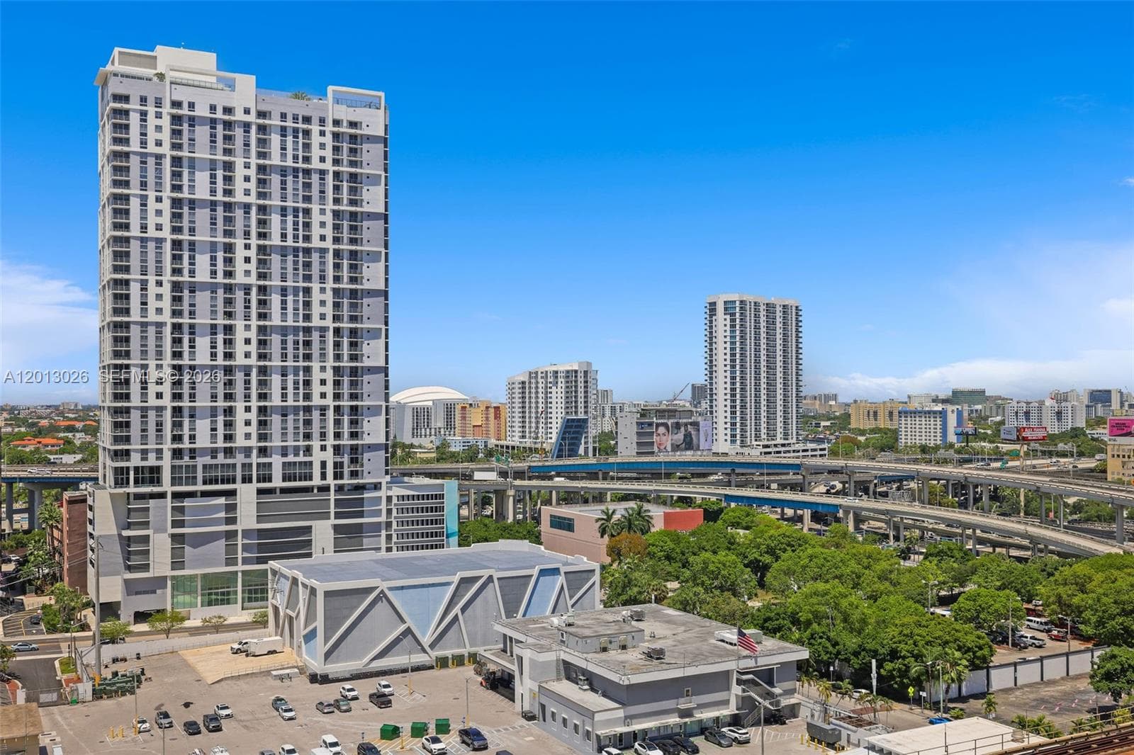 90 SW 3rd St # 1608, Miami FL 33130 — 10
