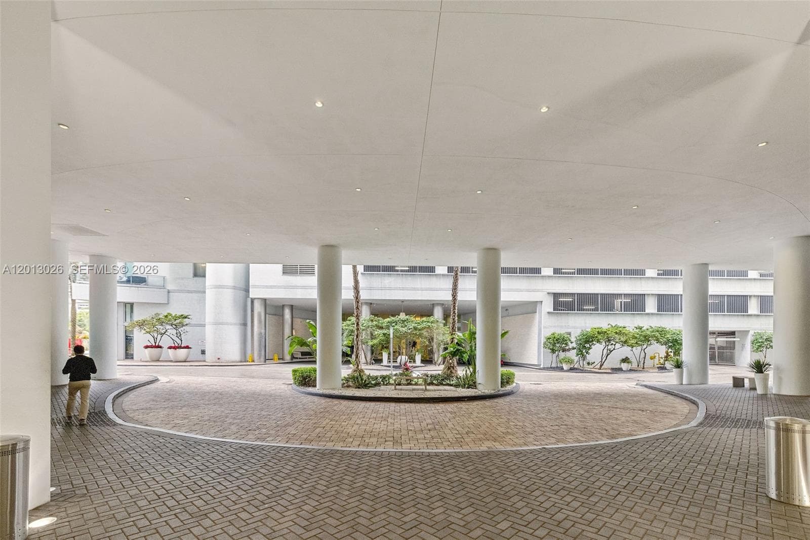 90 SW 3rd St # 1608, Miami FL 33130 — 45