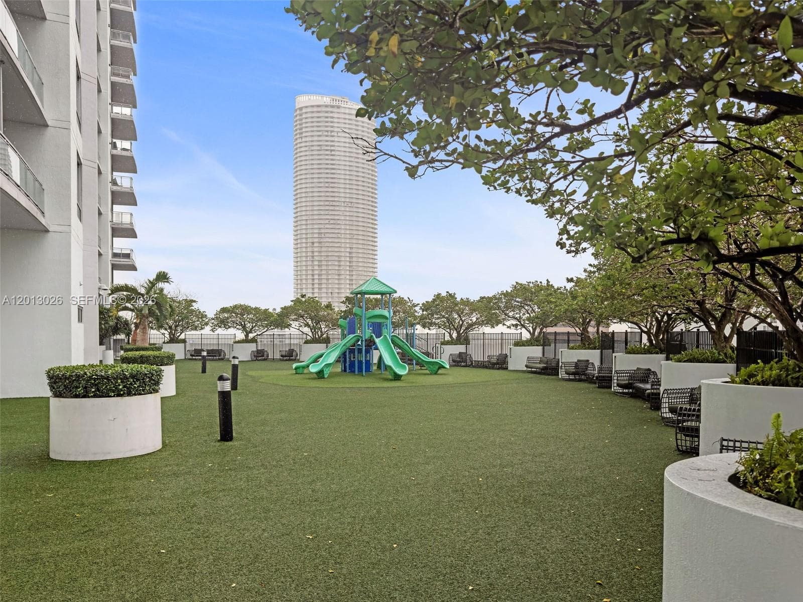 90 SW 3rd St # 1608, Miami FL 33130 — 39
