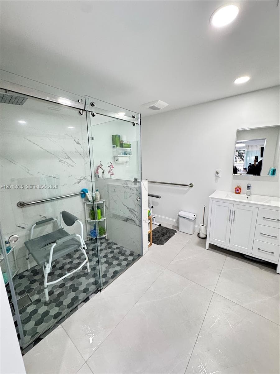 7140 W 15th Ct, Hialeah FL 33014 — 17