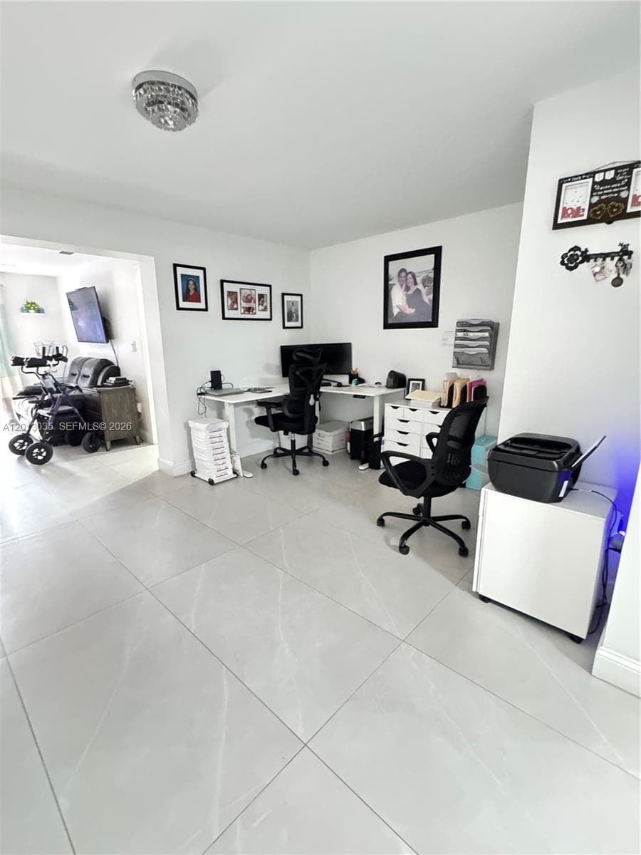 7140 W 15th Ct, Hialeah FL 33014 — 9