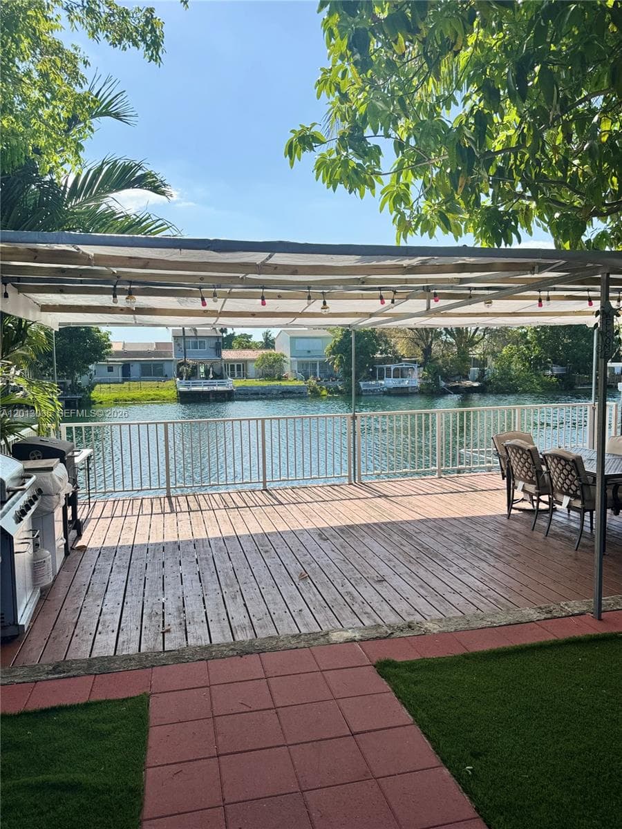 7140 W 15th Ct, Hialeah FL 33014 — 24