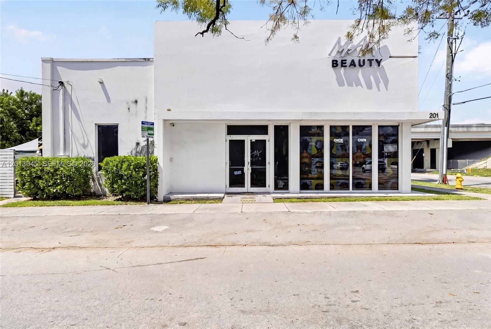201 NW 37th St, Miami FL 33127 — 8