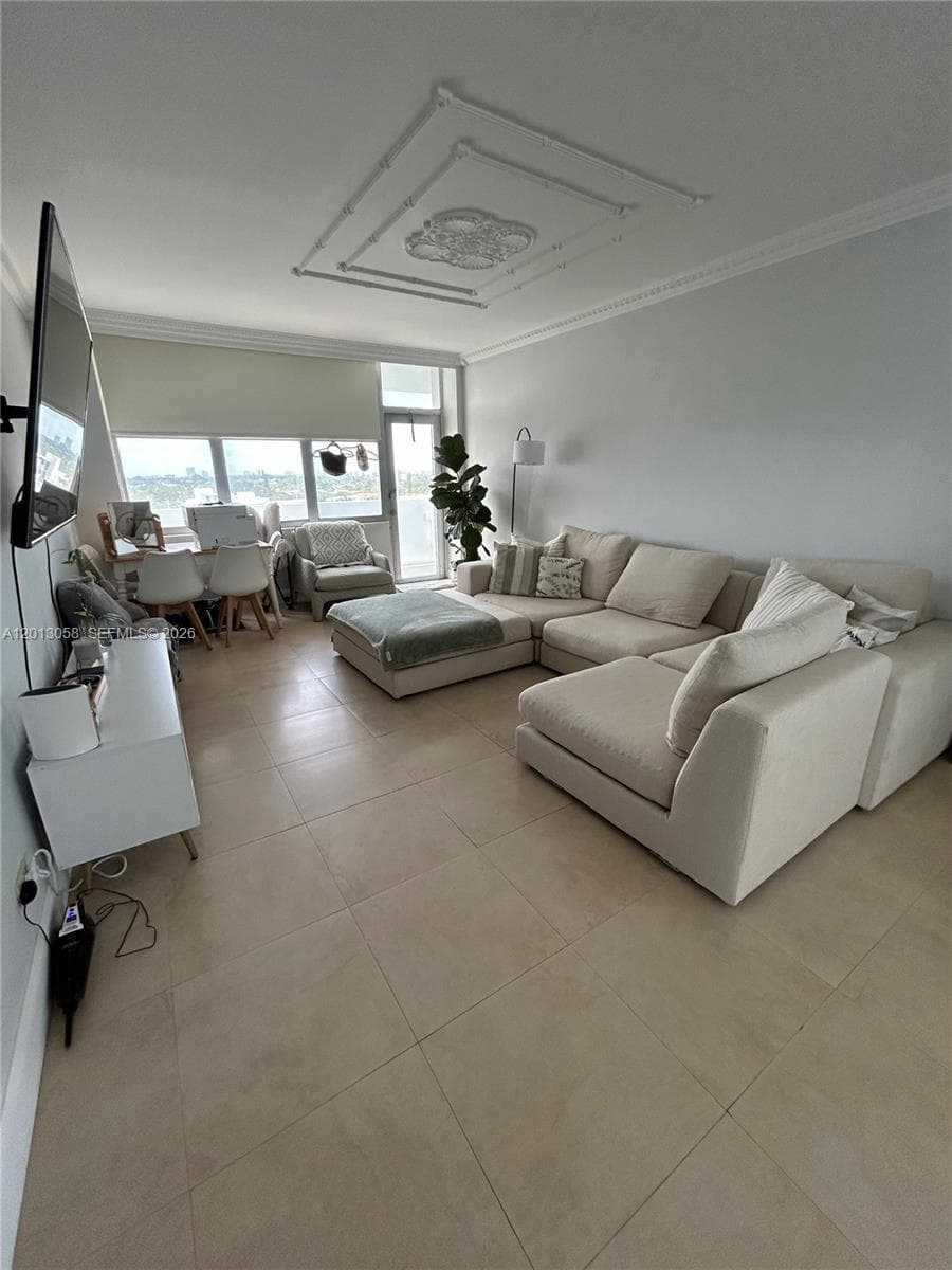 7441 Wayne Ave # 7J, Miami Beach FL 33141 — 5