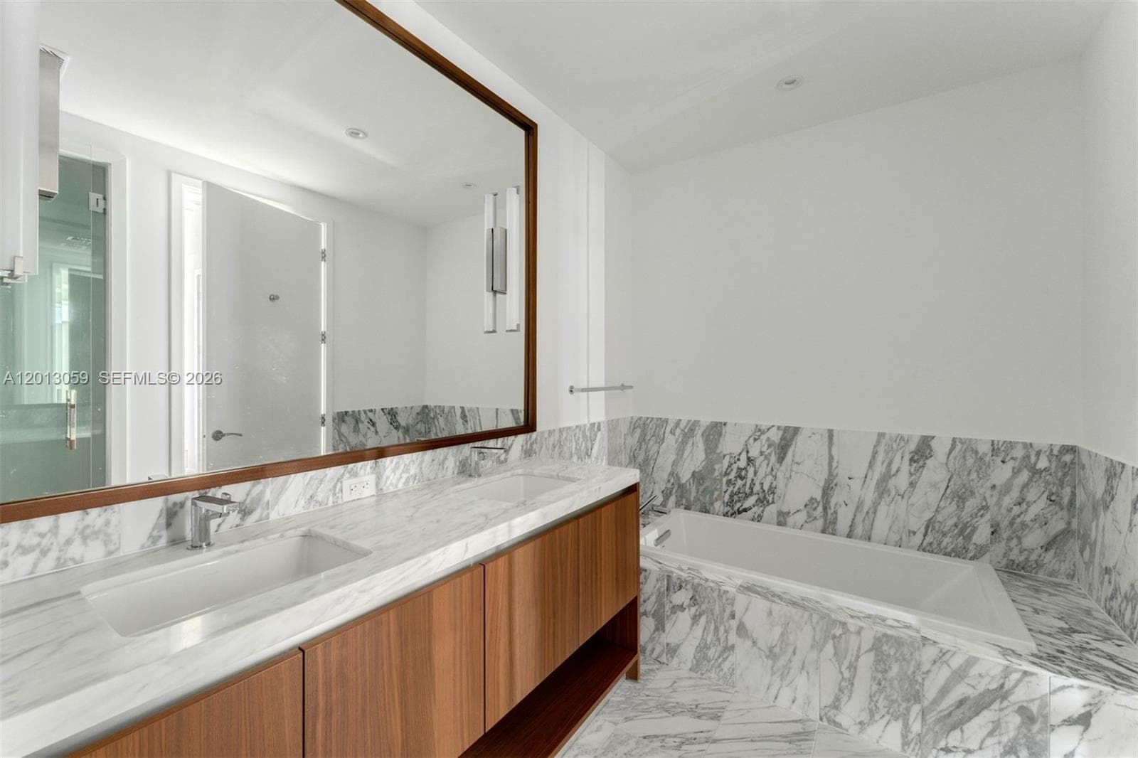 175 SE 25 RD # 3601, Miami FL 33129 — 14