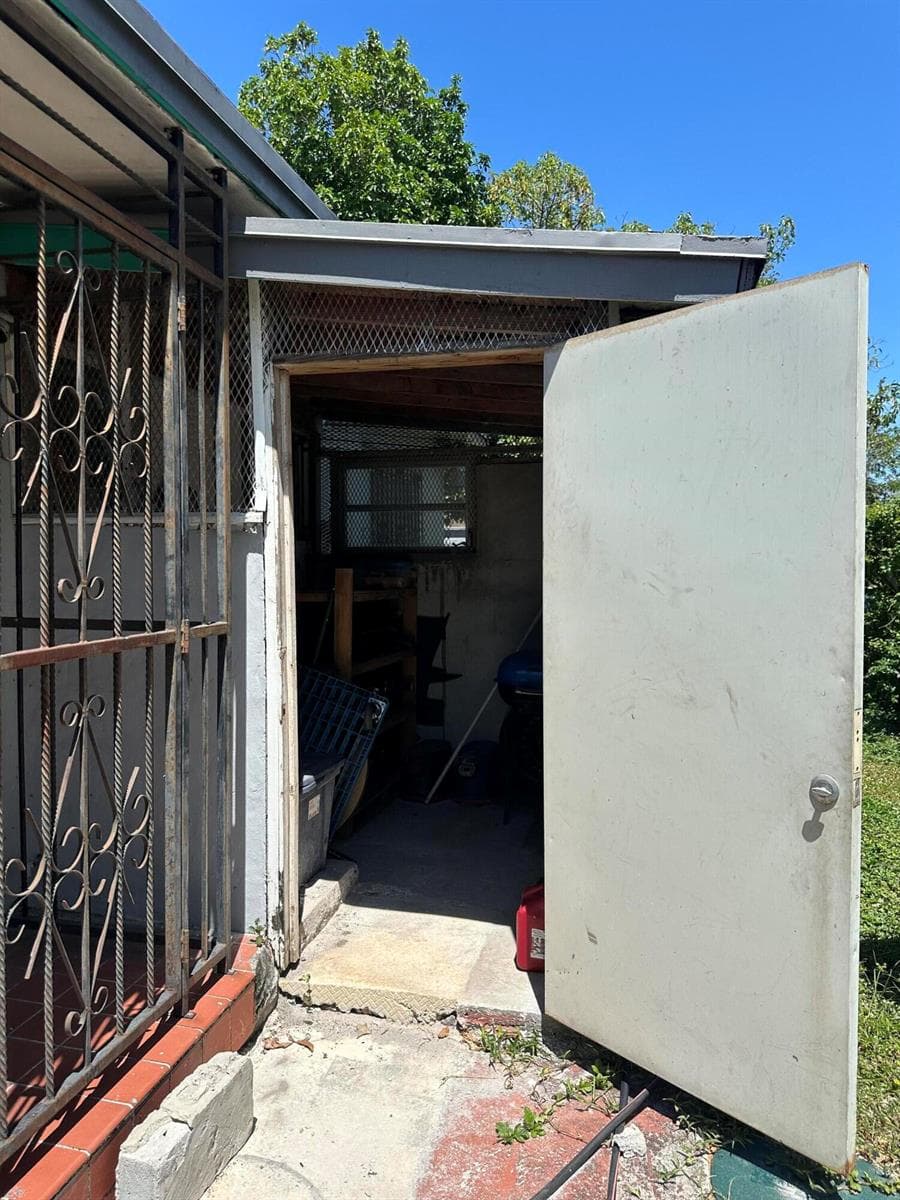 1000 NW 118th Street, Miami FL 33168 — 9