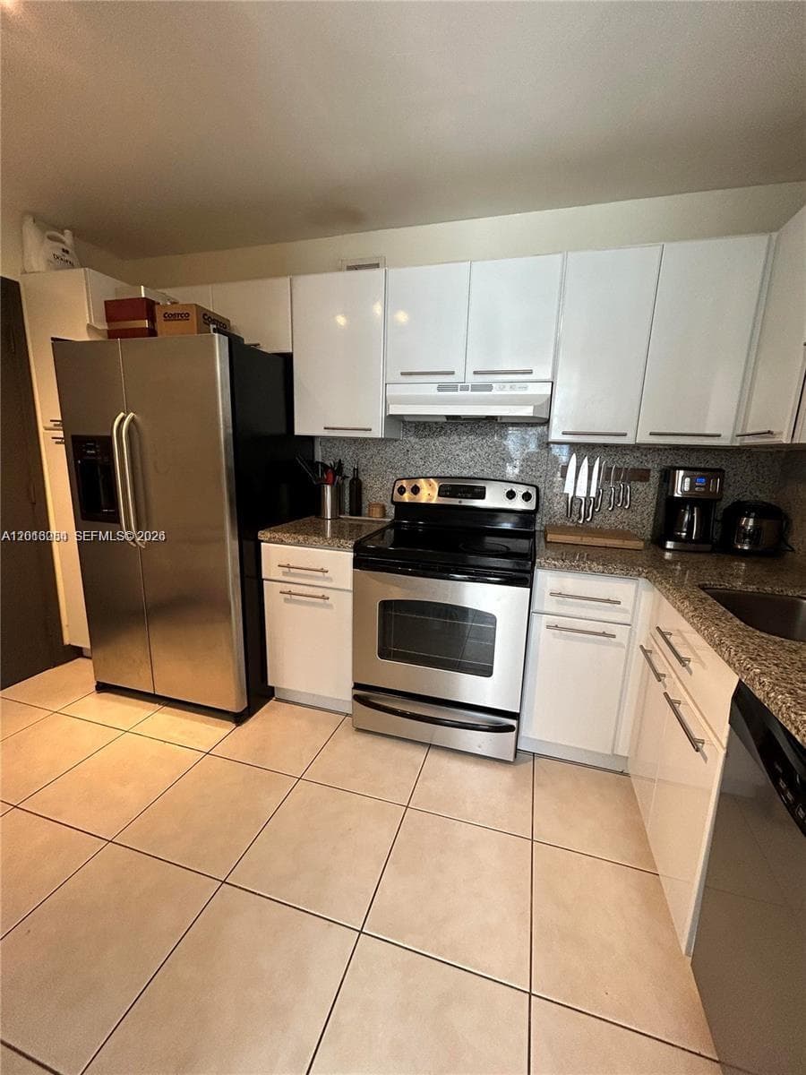 2016 Bay Dr # 407, Miami Beach FL 33141 — 7