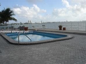 2016 Bay Dr # 407, Miami Beach FL 33141 — 14