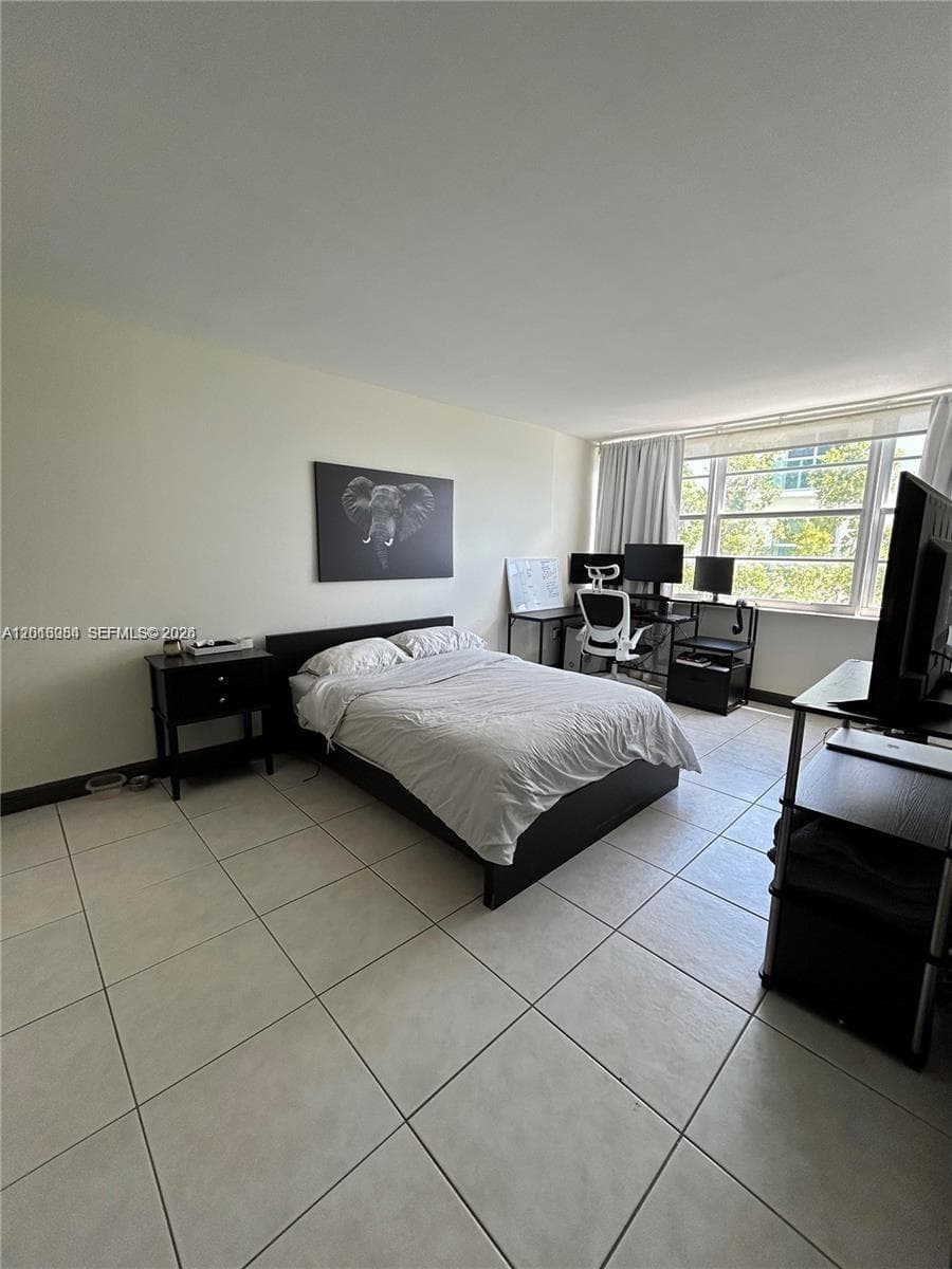 2016 Bay Dr # 407, Miami Beach FL 33141 — 8
