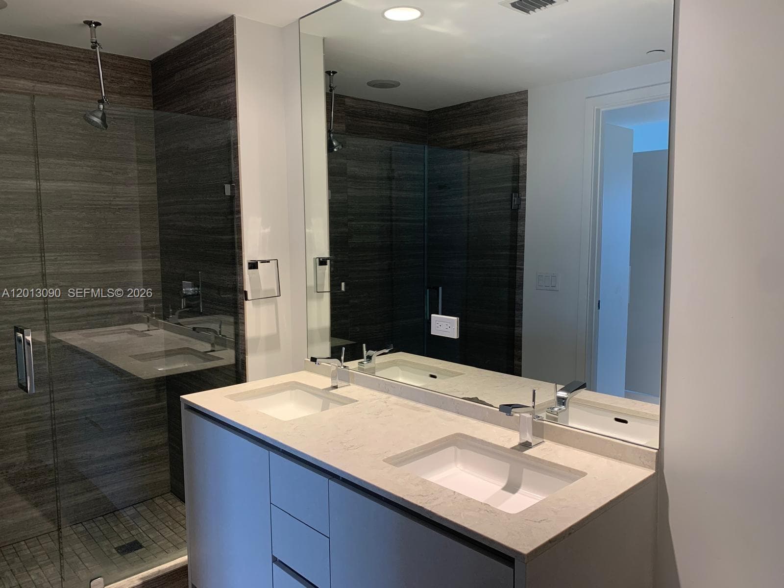 1010 Brickell Ave # 3704, Miami FL 33131 — 27
