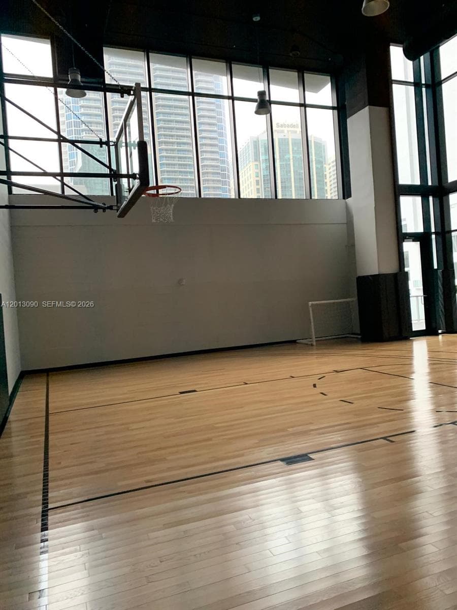 1010 Brickell Ave # 3704, Miami FL 33131 — 47
