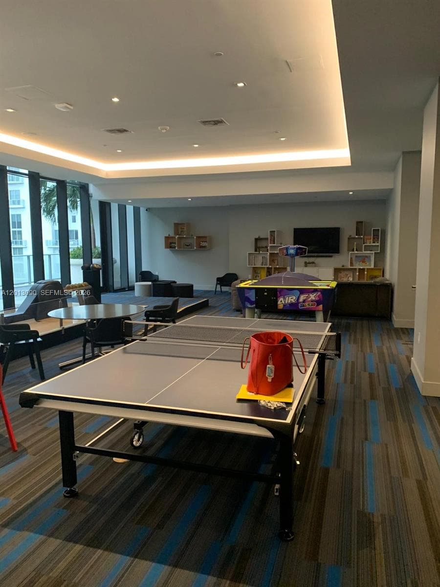1010 Brickell Ave # 3704, Miami FL 33131 — 34