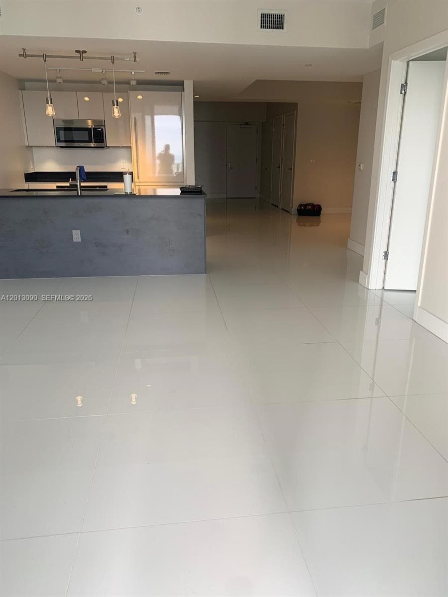 1010 Brickell Ave # 3704, Miami FL 33131 — 10