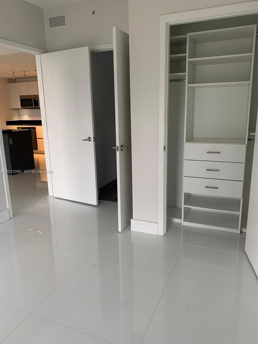 1010 Brickell Ave # 3704, Miami FL 33131 — 18