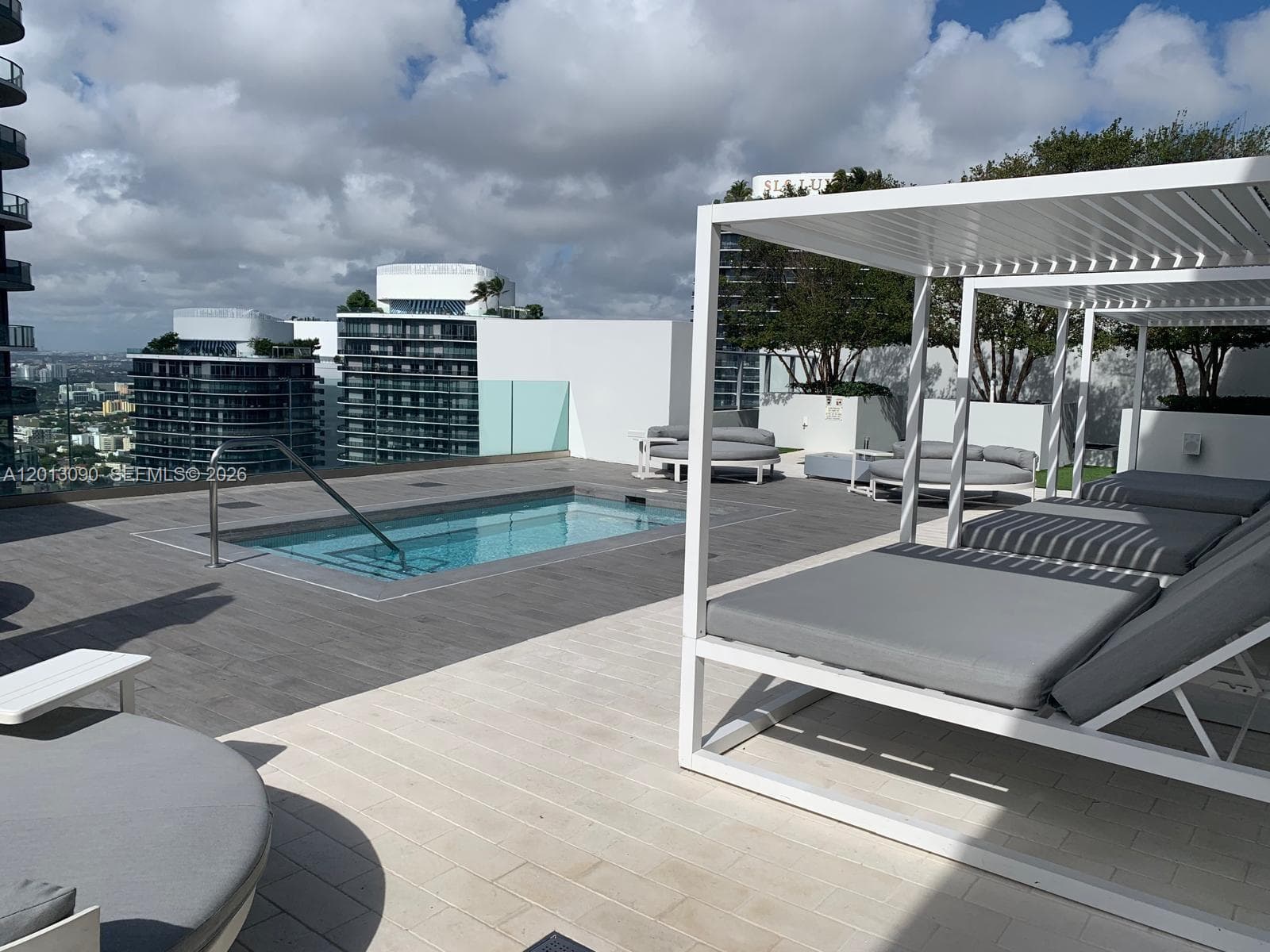 1010 Brickell Ave # 3704, Miami FL 33131 — 39