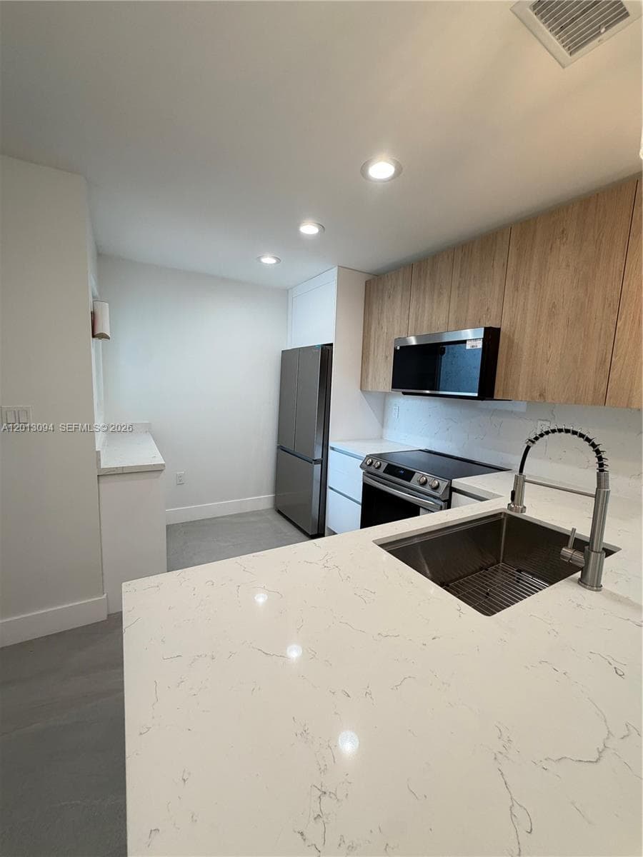 4708 NW 114th Ave # 3, Doral FL 33178 — 1