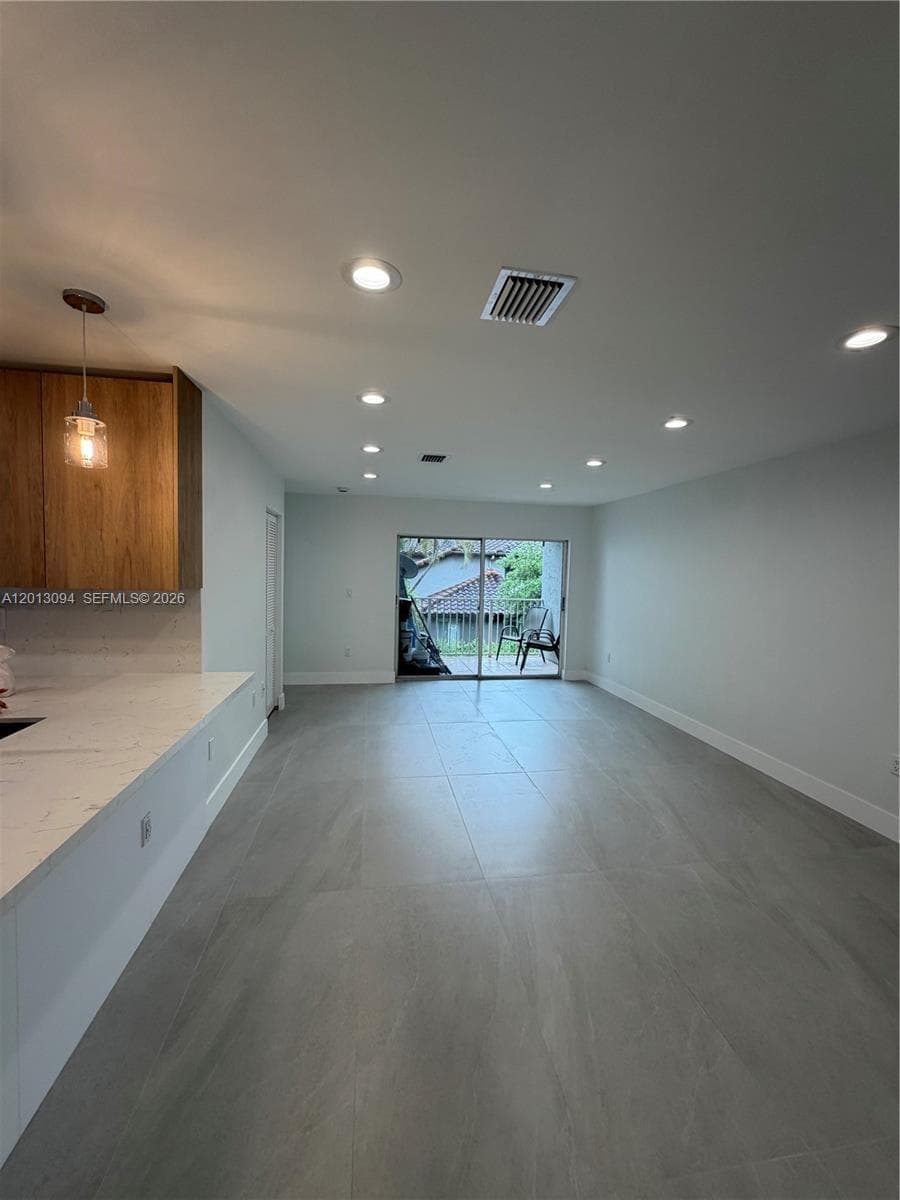 4708 NW 114th Ave # 3, Doral FL 33178 — 11