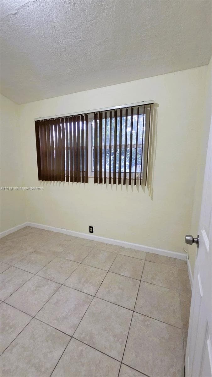 2335 NW 55th St, Miami FL 33142 — 13