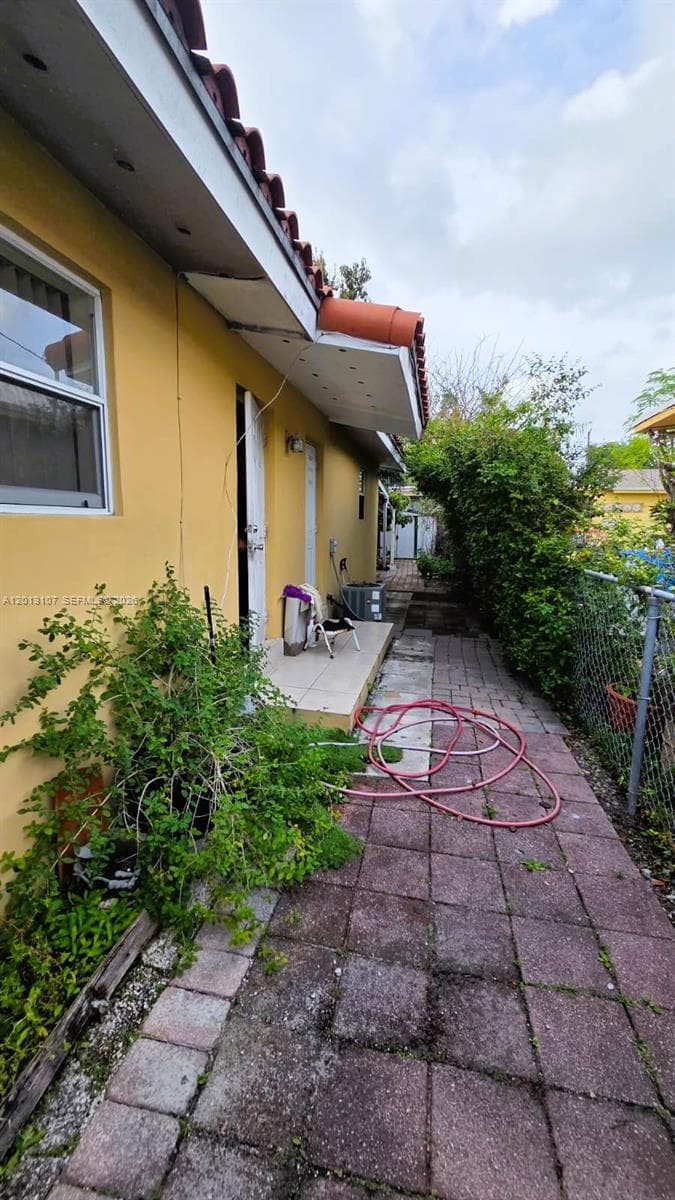 2335 NW 55th St, Miami FL 33142 — 37