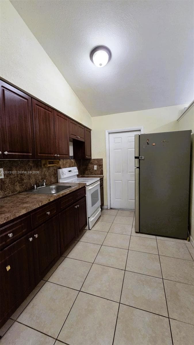 2335 NW 55th St, Miami FL 33142 — 11
