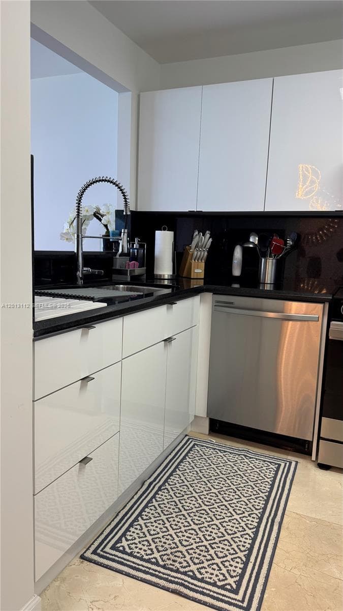 5555 Collins Ave # 14E, Miami Beach FL 33140 — 6