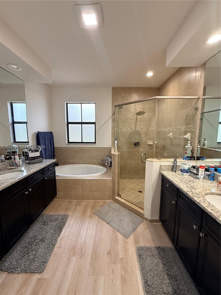 8640 NW 101st Pl, Doral FL 33178 — 16