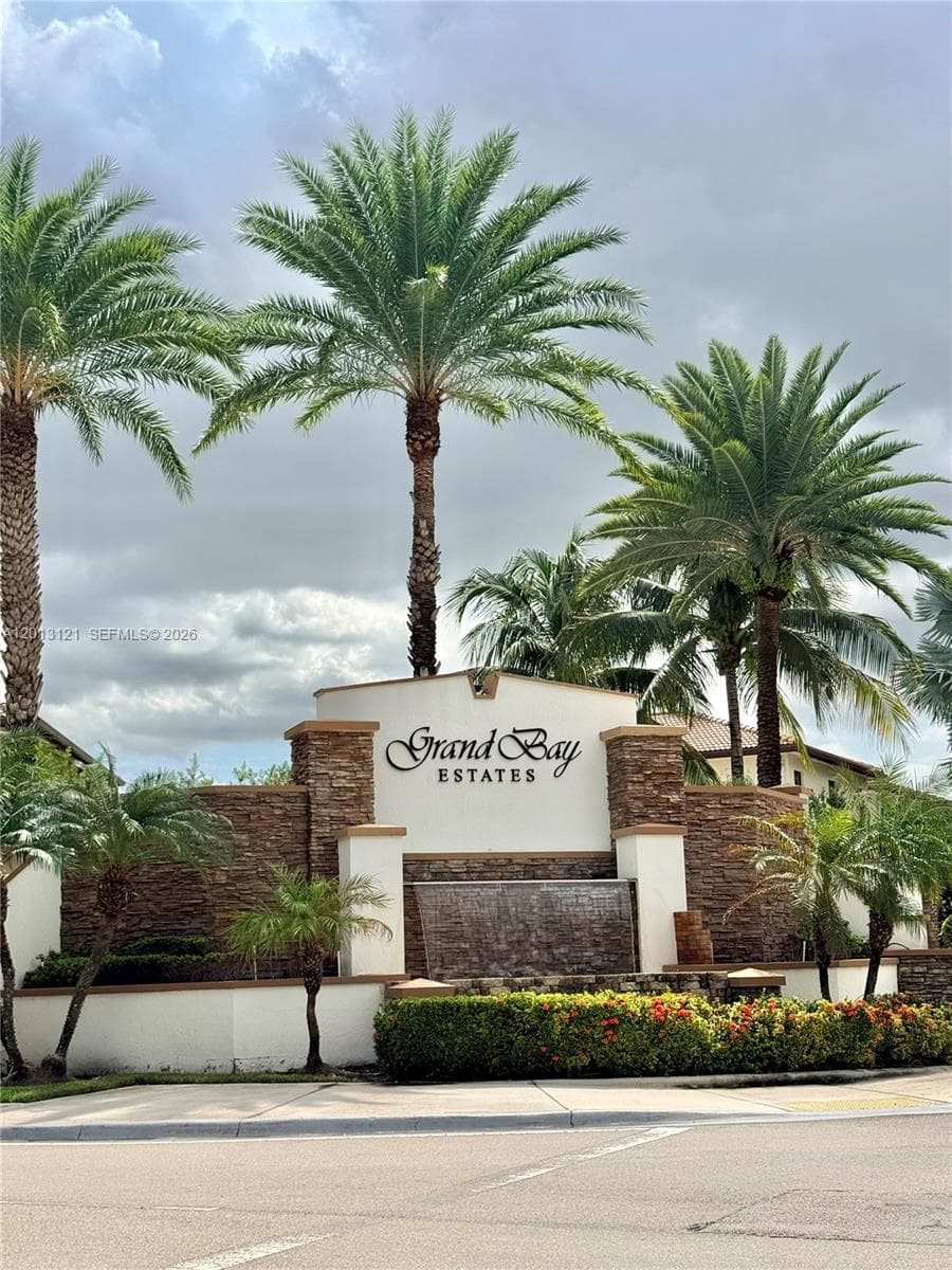 8640 NW 101st Pl, Doral FL 33178 — 1