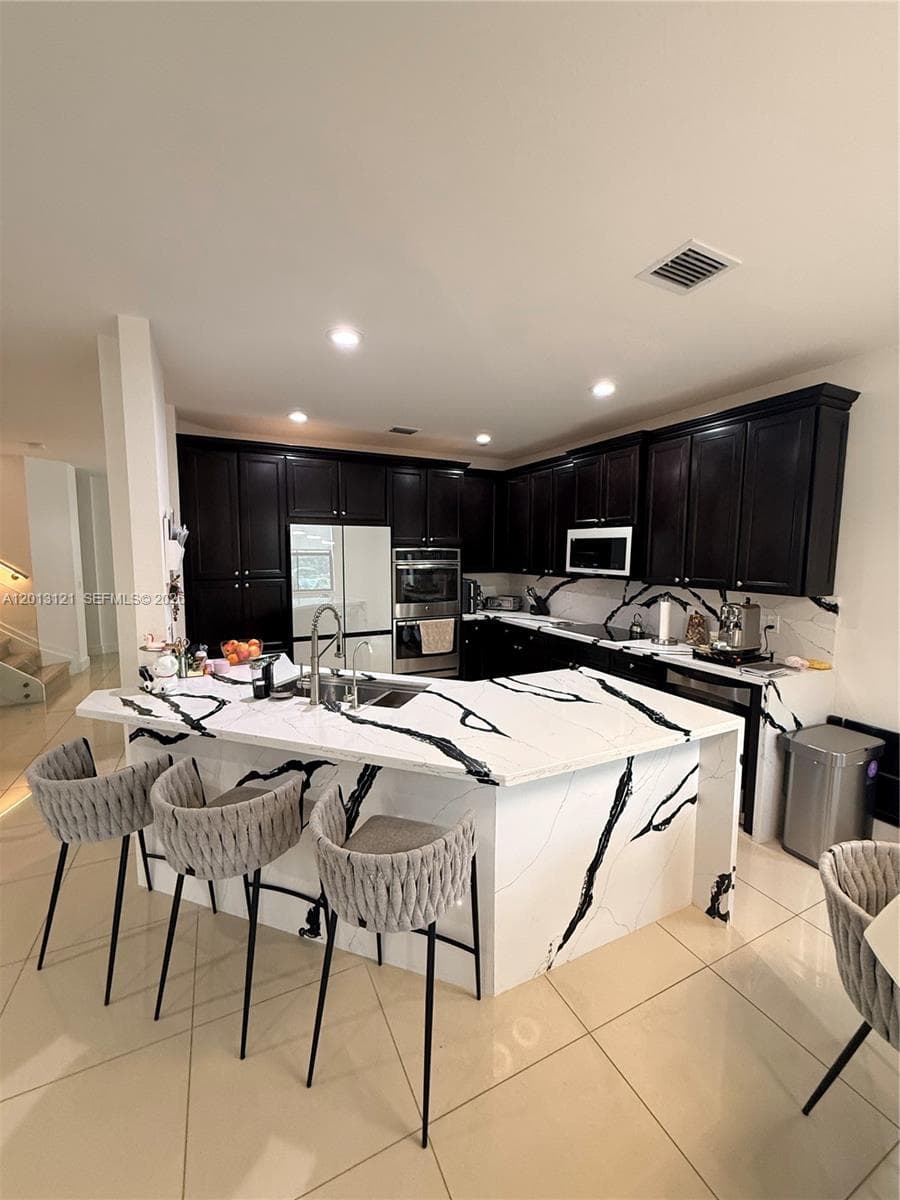 8640 NW 101st Pl, Doral FL 33178 — 11