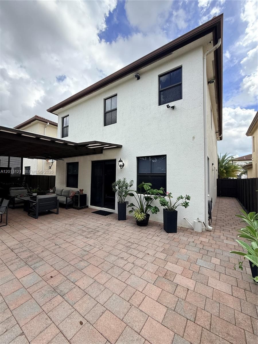 8640 NW 101st Pl, Doral FL 33178 — 35