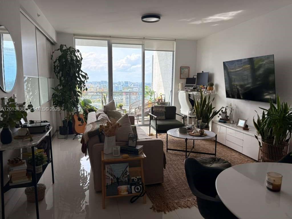 90 SW 3rd St # 2106, Miami FL 33130 — 7