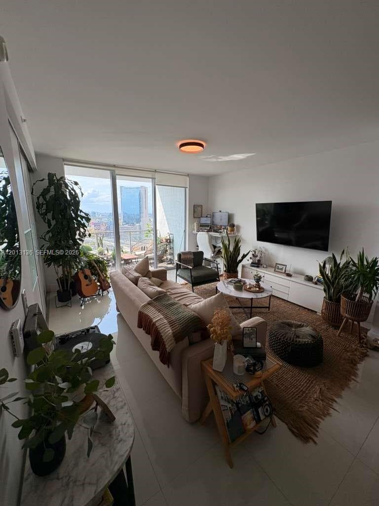 90 SW 3rd St # 2106, Miami FL 33130 — 3