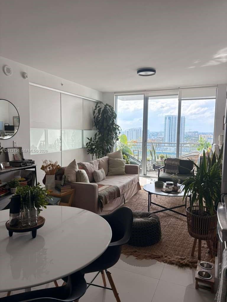 90 SW 3rd St # 2106, Miami FL 33130 — 20