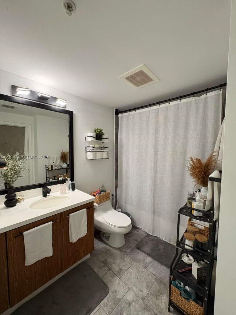 90 SW 3rd St # 2106, Miami FL 33130 — 24