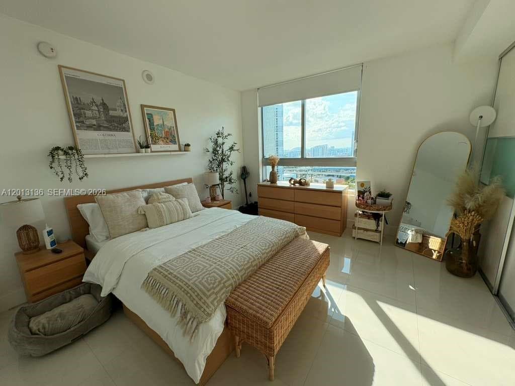 90 SW 3rd St # 2106, Miami FL 33130 — 14