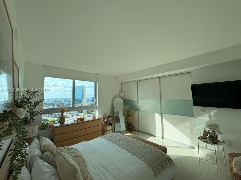 90 SW 3rd St # 2106, Miami FL 33130 — 11