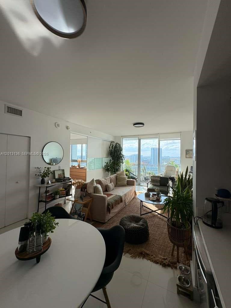 90 SW 3rd St # 2106, Miami FL 33130 — 19