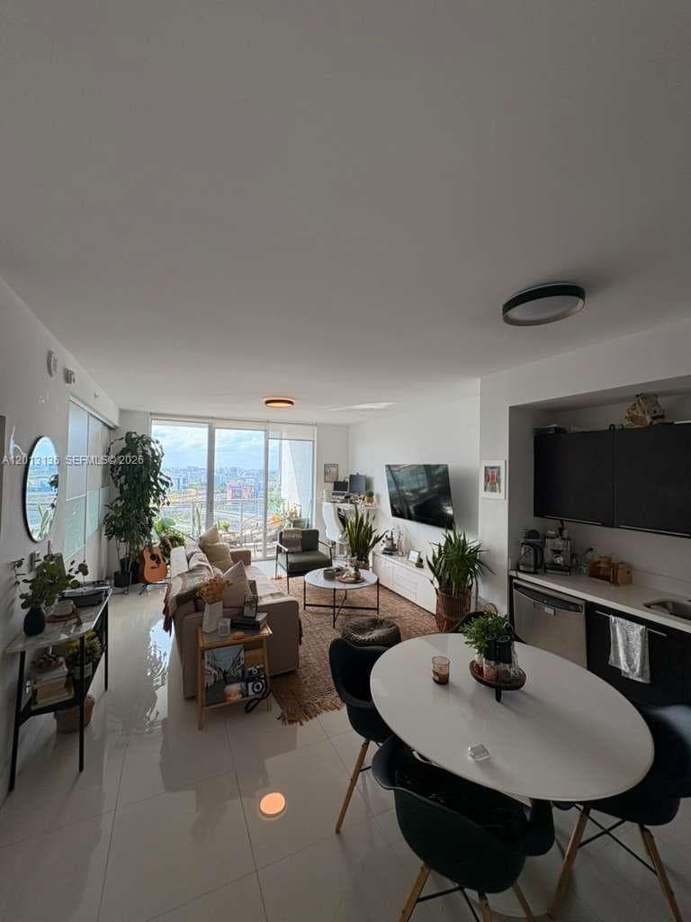 90 SW 3rd St # 2106, Miami FL 33130 — 4