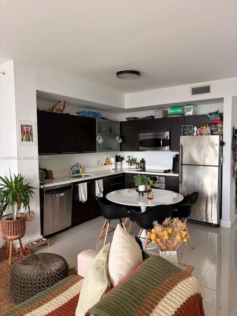 90 SW 3rd St # 2106, Miami FL 33130 — 21