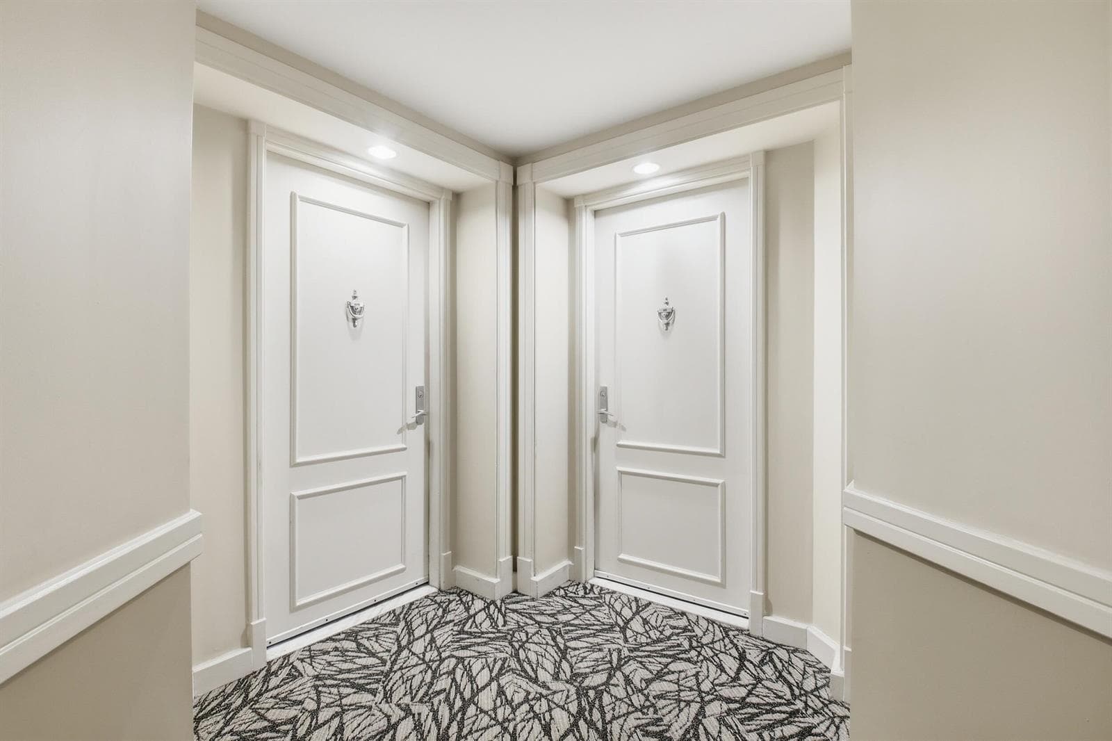 701 Brickell Key Boulevard # 610, Miami FL 33131 — 24