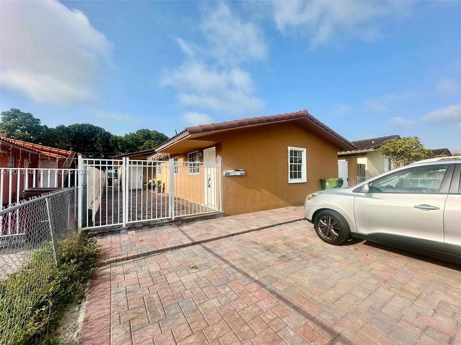 666 W 17th St # 1, Hialeah FL 33010 — 10