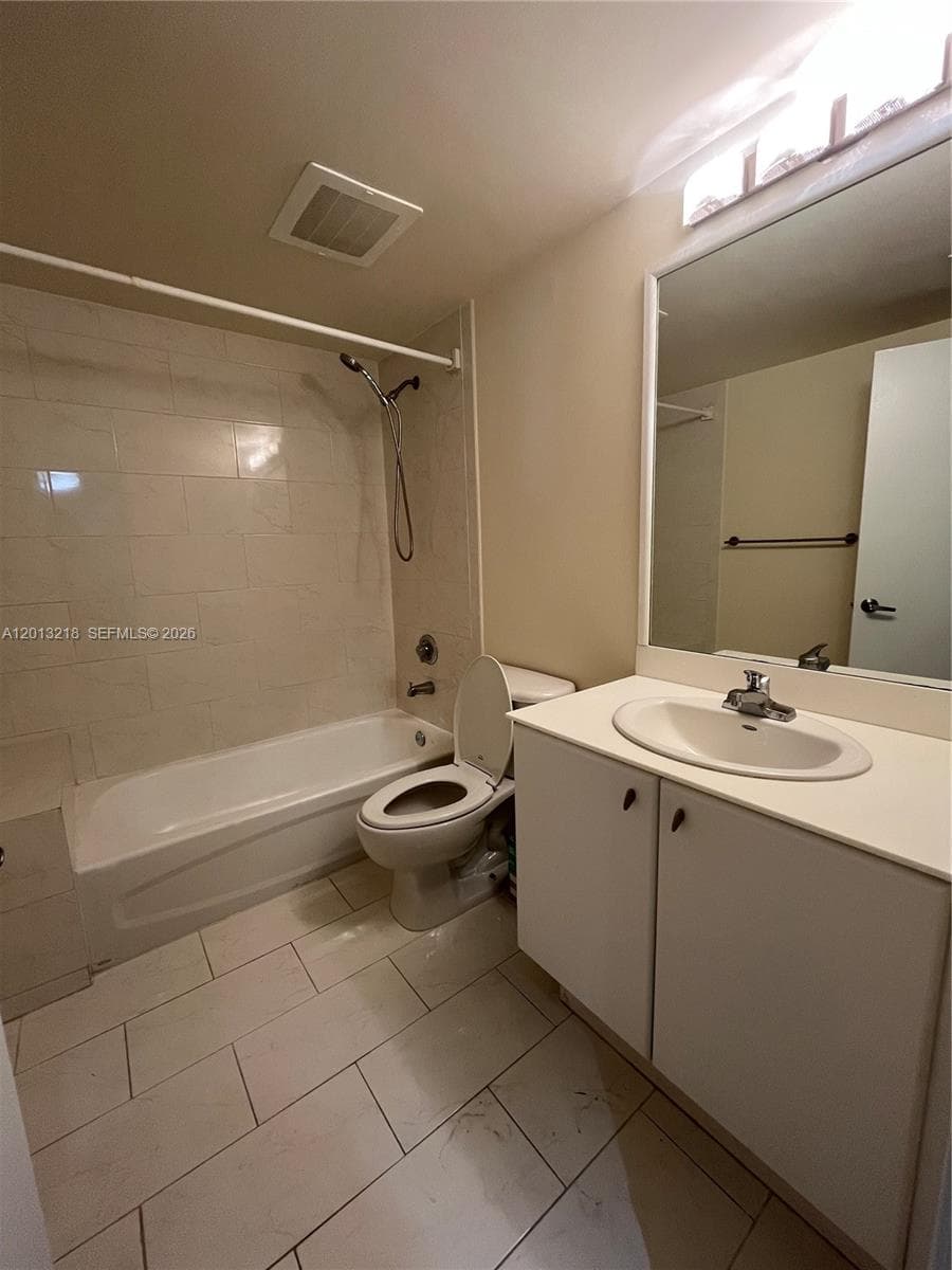 2740 SW 28th Ter # 308, Miami FL 33133 — 4