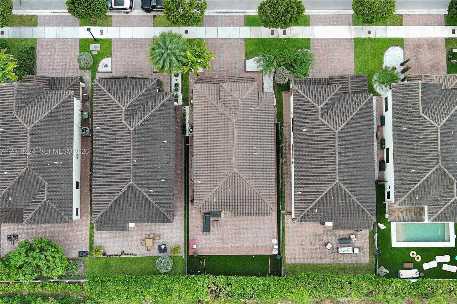 3261 W 99th Pl, Hialeah FL 33018 — 31