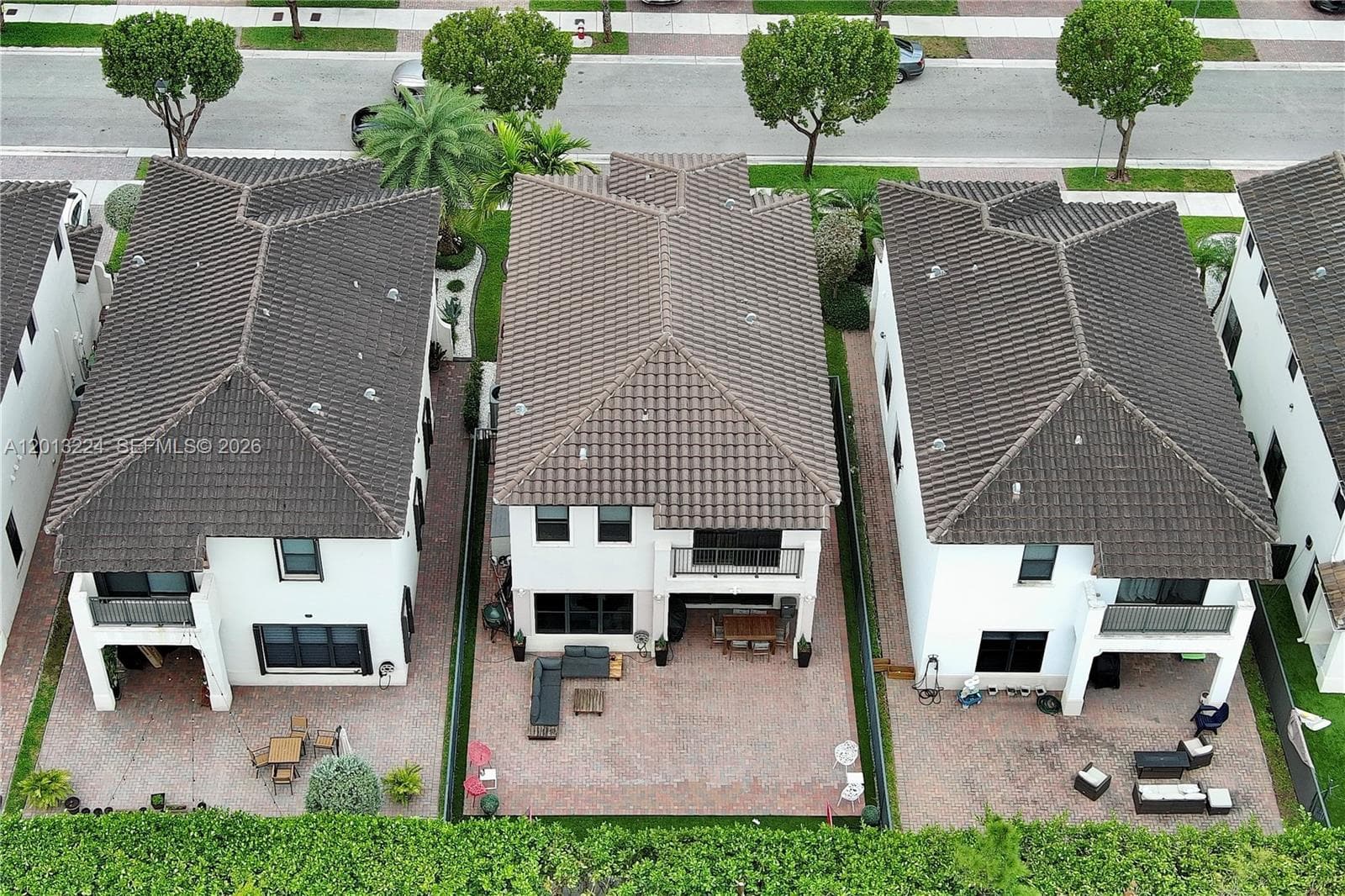 3261 W 99th Pl, Hialeah FL 33018 — 29
