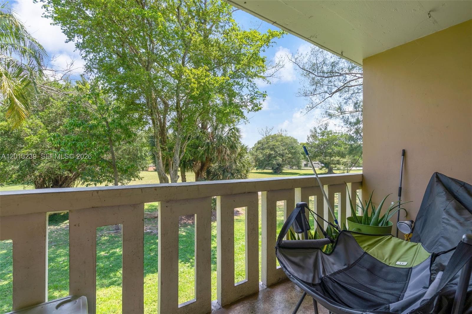 7400 Miami Lakes Dr # D205, Miami Lakes FL 33014 — 6