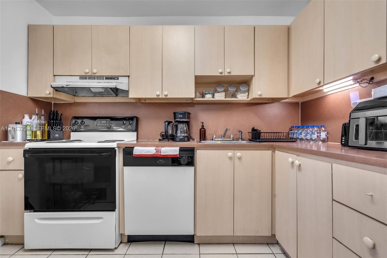 7400 Miami Lakes Dr # D205, Miami Lakes FL 33014 — 14