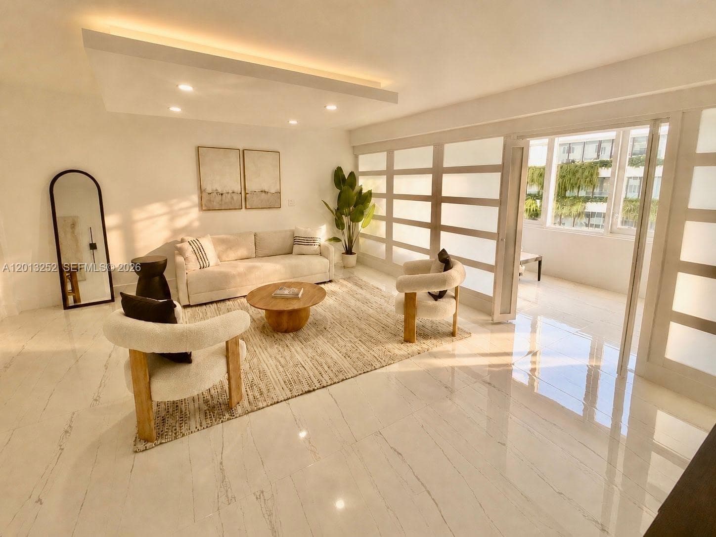 2301 Collins Ave # 628, Miami Beach FL 33139 — 2